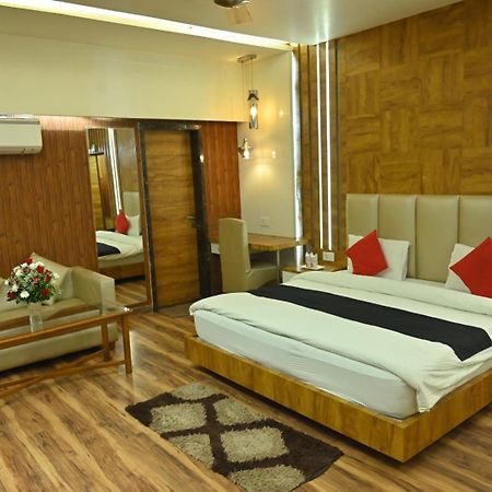 Hotel K D Palace Kanpur Exterior photo